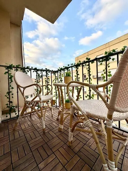 3Bd City Center Charming Flat Balcony & Parking Malaga