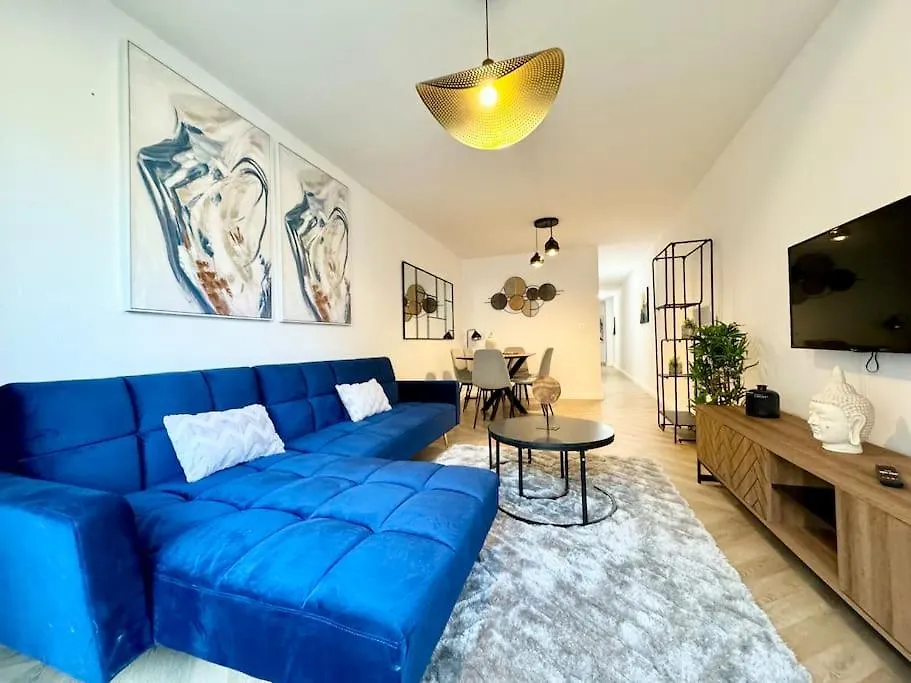 Apartment 3Bd City Center Charming Flat Balcony & Parking Malaga