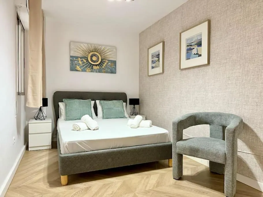 Apartment 3Bd City Center Charming Flat Balcony & Parking Malaga