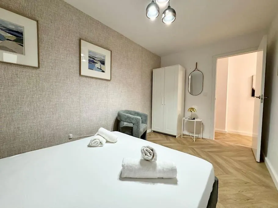 Apartment 3Bd City Center Charming Flat Balcony & Parking Malaga Spain