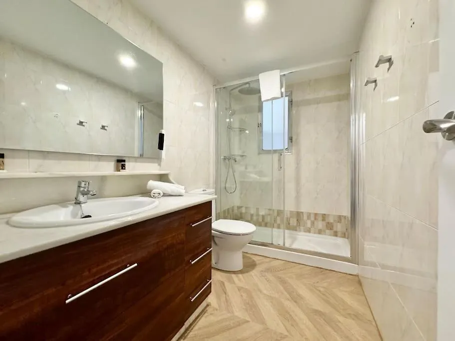Apartment 3Bd City Center Charming Flat Balcony & Parking Malaga