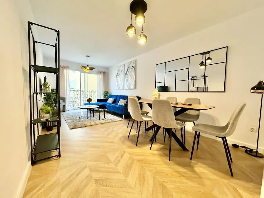 3Bd City Center Charming Flat Balcony & Parking Malaga 0*,