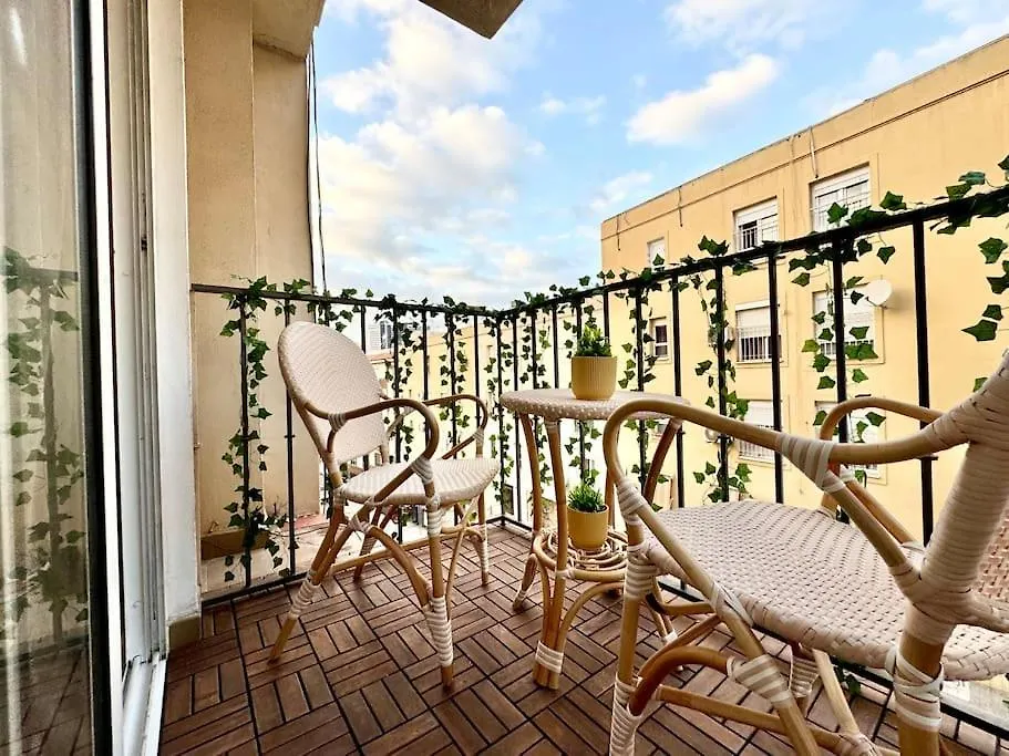3Bd City Center Charming Flat Balcony & Parking Malaga Apartment
