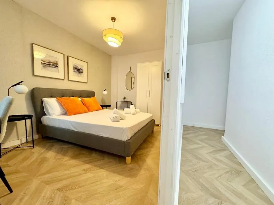 Apartment 3Bd City Center Charming Flat Balcony & Parking Malaga