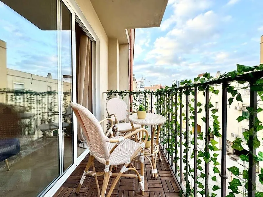 Apartment 3Bd City Center Charming Flat Balcony & Parking Malaga Spain