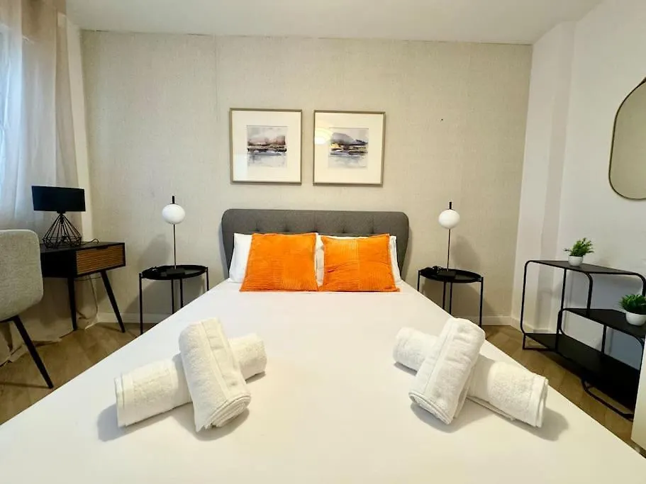 3Bd City Center Charming Flat Balcony & Parking Malaga 0*,